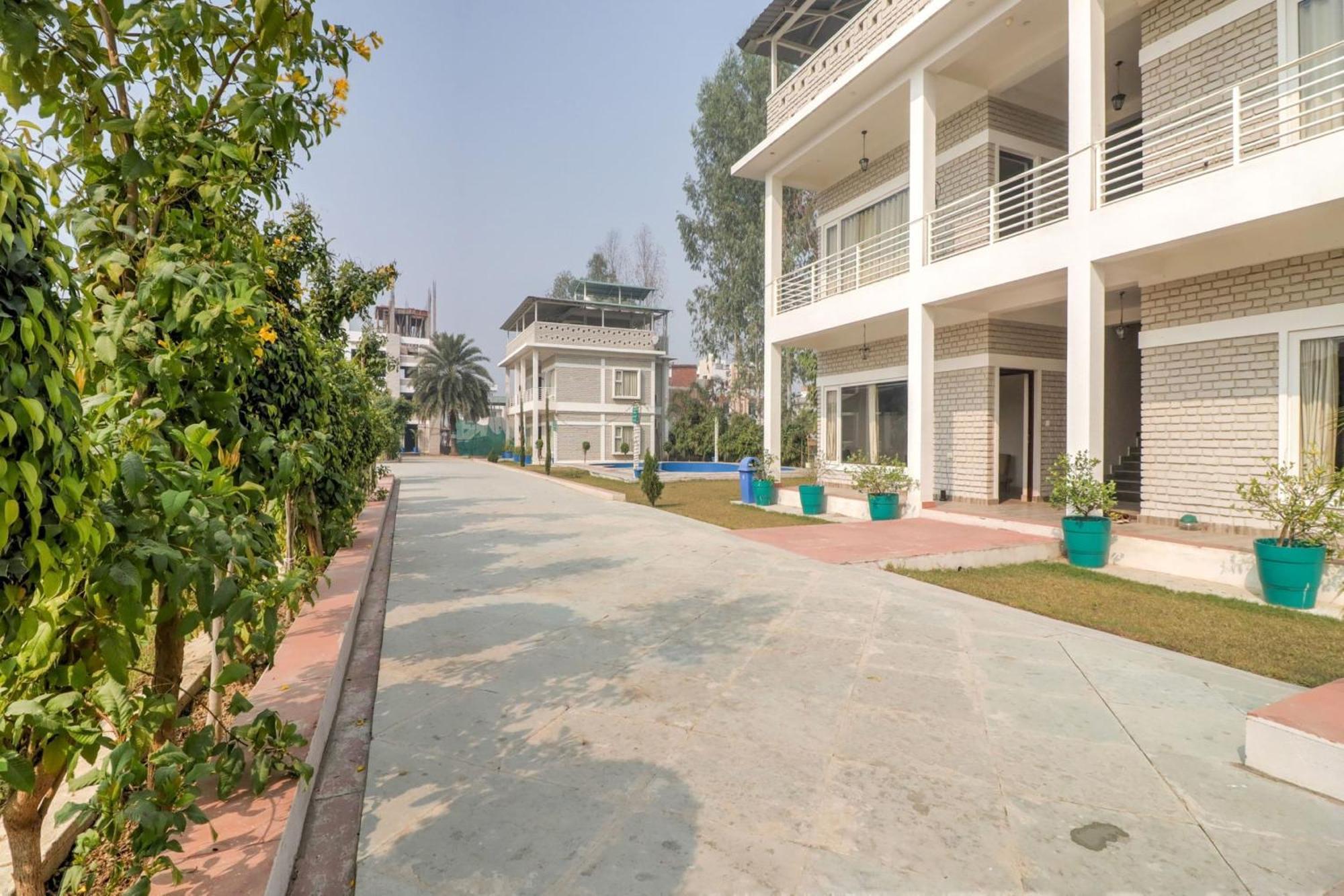 Townhouse Amaraa Farms Near Lulu Hypermarket Lucknow Exterior photo