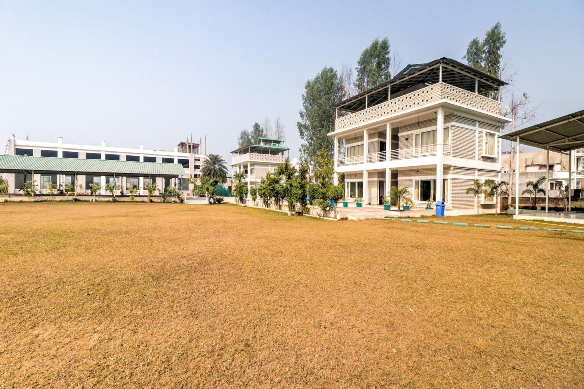 Townhouse Amaraa Farms Near Lulu Hypermarket Lucknow Exterior photo